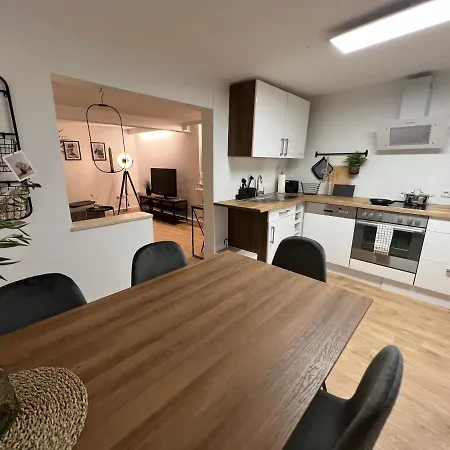 Modernes Haus Fuer 7 Gaeste 90m2 Tv Netflix Wlan Casa vacanze *